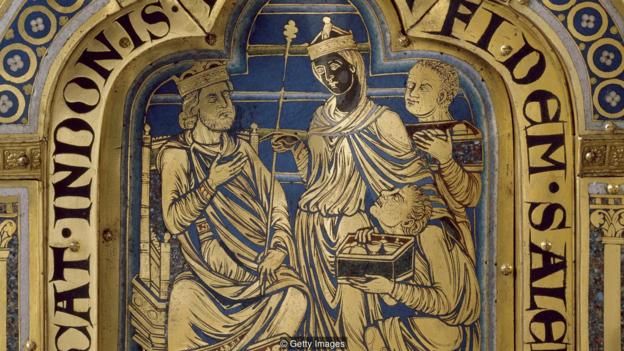 در محراب‌نگاره‌ ملکه سبا به سلیمان پادشاه هدیه می‌دهد( اثر نیکولاس اهل وردن، قرن ۱۲) 