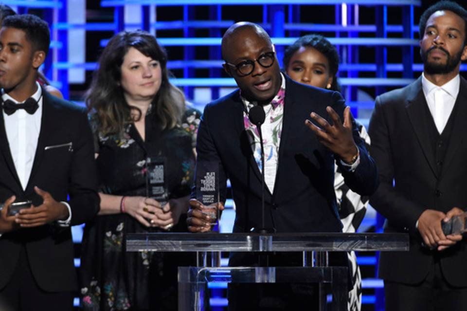 مهتاب جوایز اسپریت 2017 را درو کرد / کیسی افلک با پیراهن خود خبرساز شد